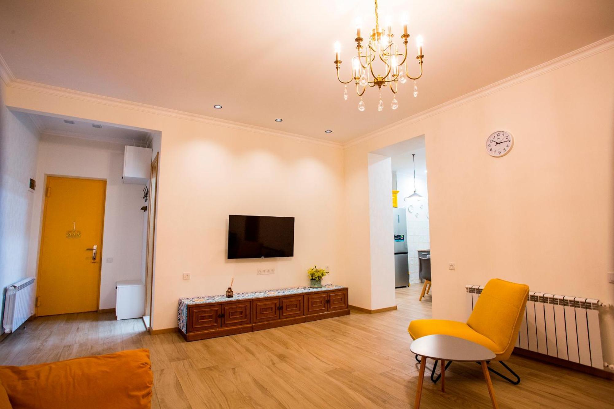 Yellow Apartment In Avlabari Tbilisi Exteriér fotografie