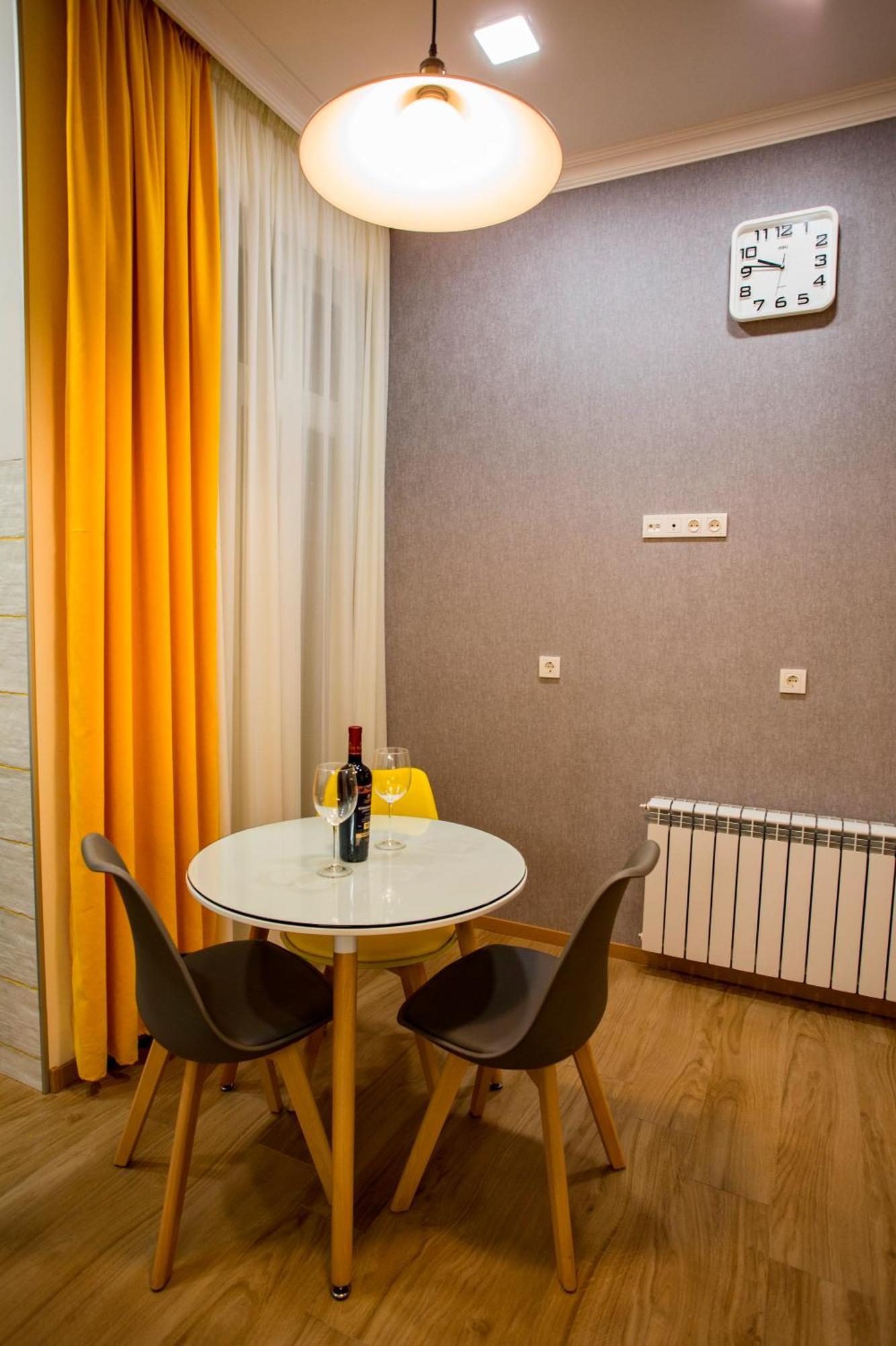 Yellow Apartment In Avlabari Tbilisi Exteriér fotografie