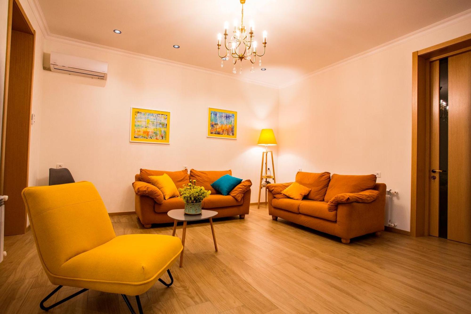 Yellow Apartment In Avlabari Tbilisi Exteriér fotografie