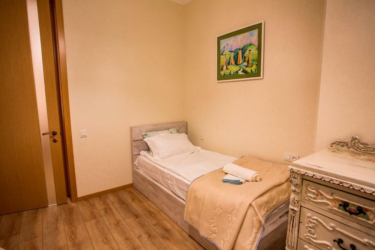 Yellow Apartment In Avlabari Tbilisi Exteriér fotografie