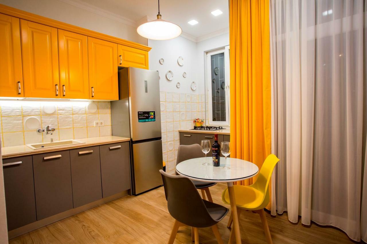 Yellow Apartment In Avlabari Tbilisi Exteriér fotografie